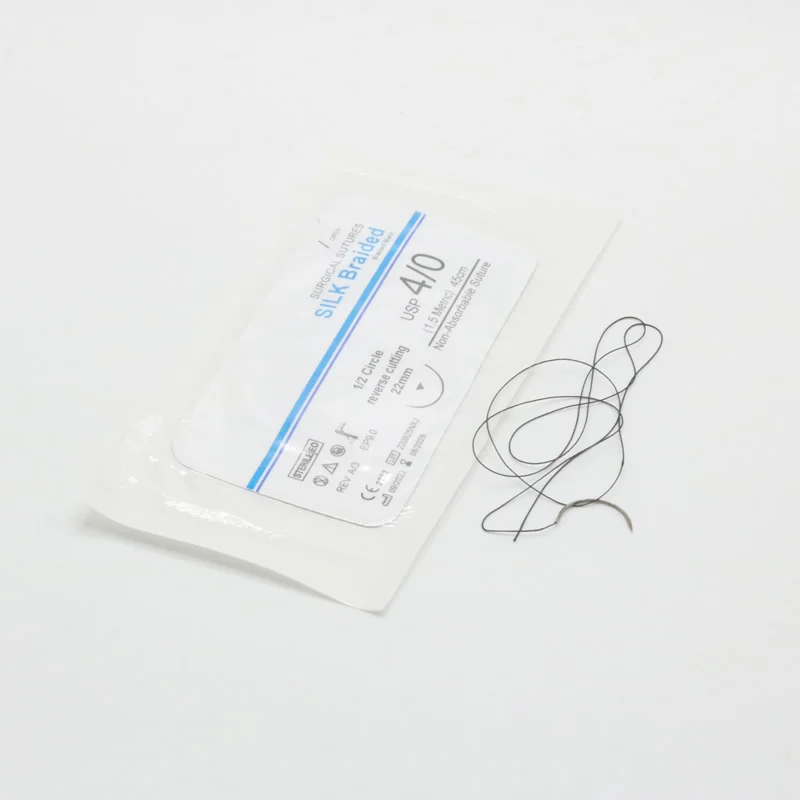 Suturas de nylon, seda, catgut crómico y catgut simple